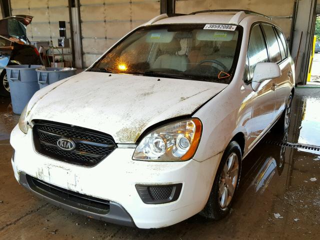 KNAFG525X77071717 - 2007 KIA RONDO BASE WHITE photo 2