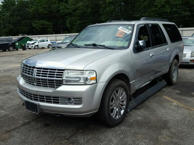 5LMFL28547LJ23525 - 2007 LINCOLN NAVIGATOR SILVER photo 2