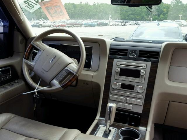 5LMFL28547LJ23525 - 2007 LINCOLN NAVIGATOR SILVER photo 9