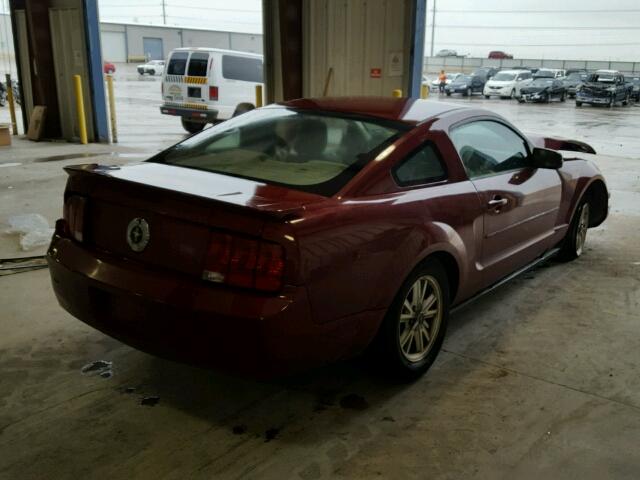 1ZVHT80N685130414 - 2008 FORD MUSTANG RED photo 4