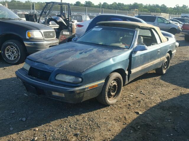 1C3XU4530PF644168 - 1993 CHRYSLER LEBARON GREEN photo 2