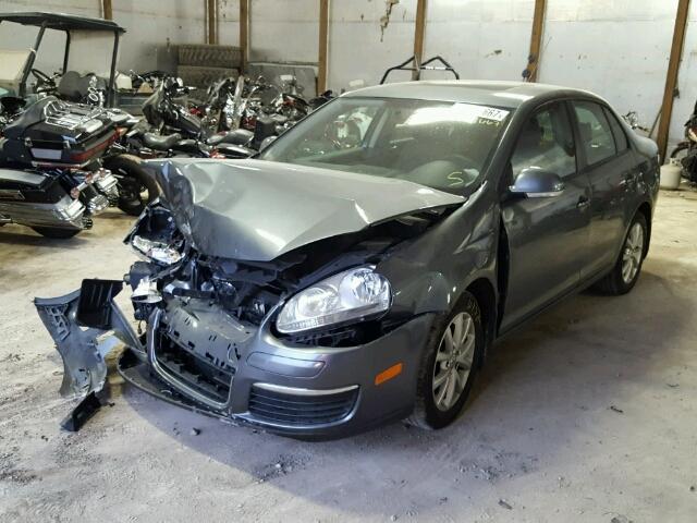 3VWRX7AJ7AM165719 - 2010 VOLKSWAGEN JETTA SE/S GRAY photo 2