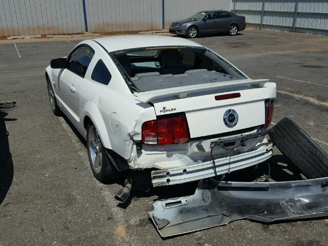 1ZVHT82H995122882 - 2009 FORD MUSTANG GT WHITE photo 3