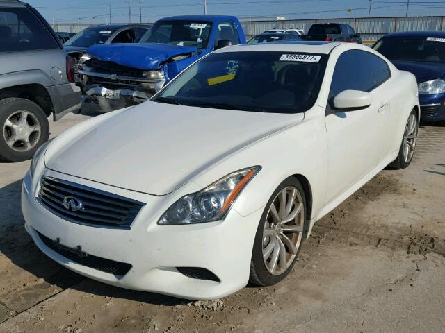 JNKCV64E68M109864 - 2008 INFINITI G37 BASE WHITE photo 2