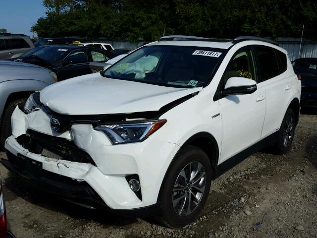 JTMRJREV3GD002194 - 2016 TOYOTA RAV4 HV HY WHITE photo 2