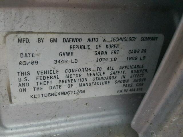 KL1TD66E49B671266 - 2009 CHEVROLET AVEO LS SILVER photo 10