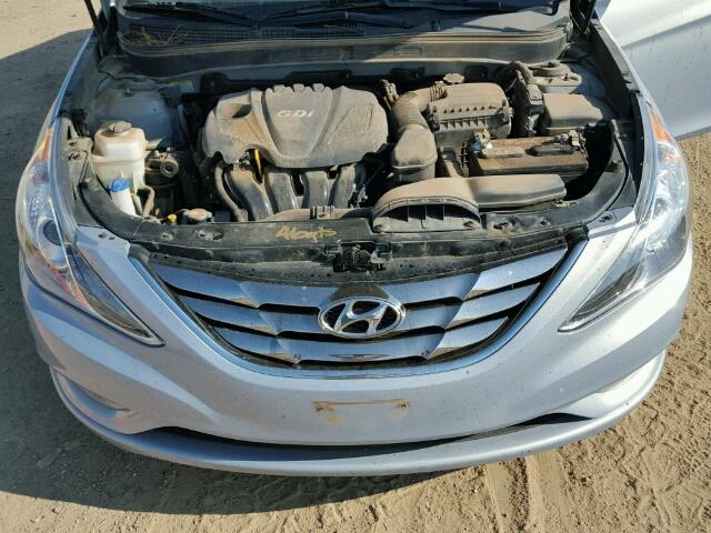 5NPEC4AC0CH412455 - 2012 HYUNDAI SONATA SILVER photo 7