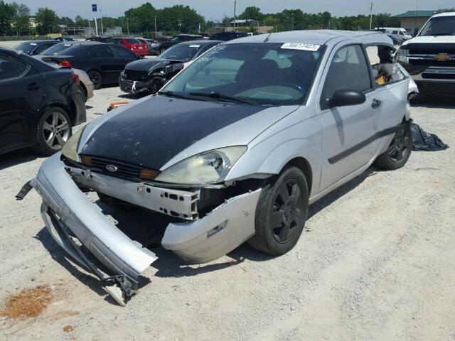 3FAFP31393R184493 - 2003 FORD FOCUS ZX3 GRAY photo 2