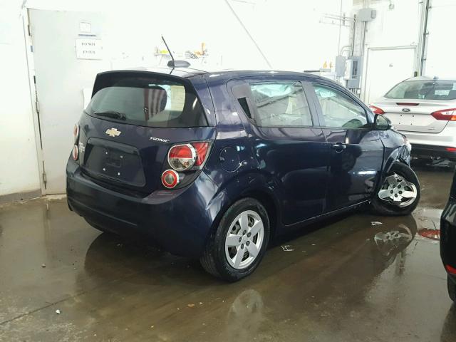 1G1JA6SH6F4140510 - 2015 CHEVROLET SONIC LS BLUE photo 4