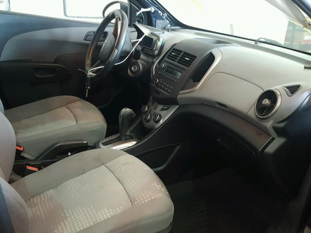 1G1JA6SH6F4140510 - 2015 CHEVROLET SONIC LS BLUE photo 5