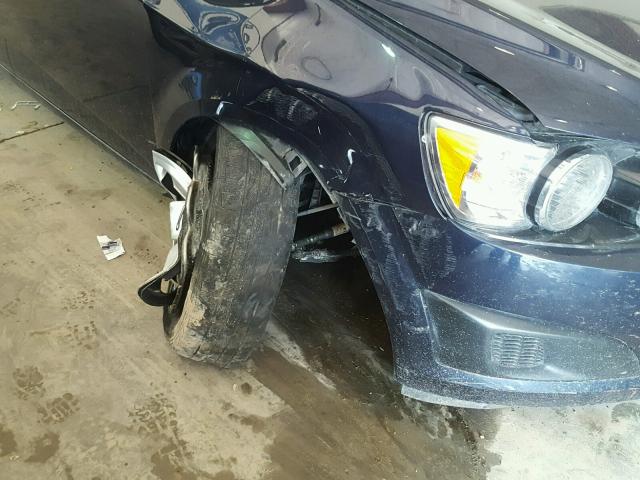 1G1JA6SH6F4140510 - 2015 CHEVROLET SONIC LS BLUE photo 9