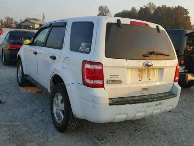 1FMCU9C74CKA77103 - 2012 FORD ESCAPE XLS WHITE photo 3