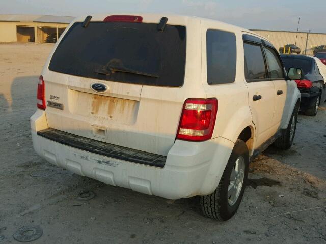 1FMCU9C74CKA77103 - 2012 FORD ESCAPE XLS WHITE photo 4