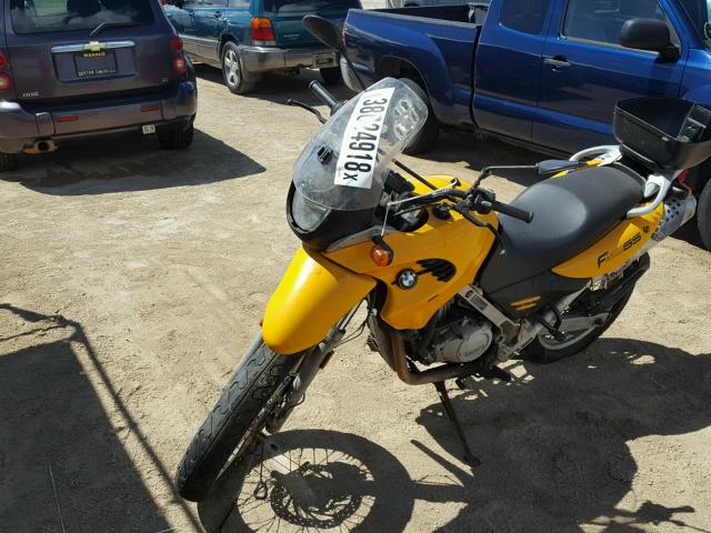 WB10182A21ZE46021 - 2001 BMW F650 GS YELLOW photo 2