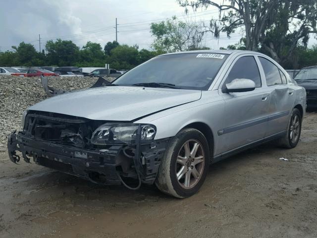 YV1RS61R112018914 - 2001 VOLVO S60 SILVER photo 2