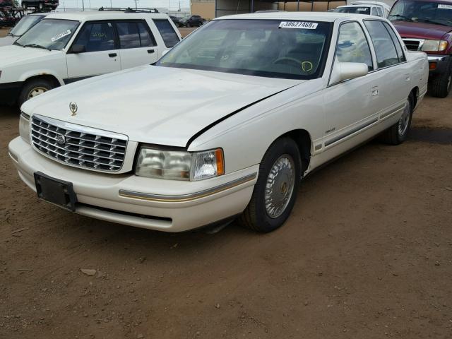 1G6KE54Y9VU261704 - 1997 CADILLAC DEVILLE DE WHITE photo 2