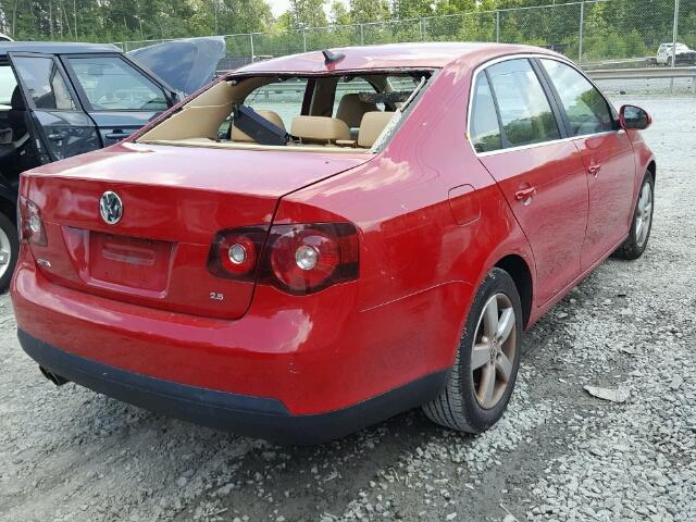 3VWRZ71K28M087962 - 2008 VOLKSWAGEN JETTA SE RED photo 4