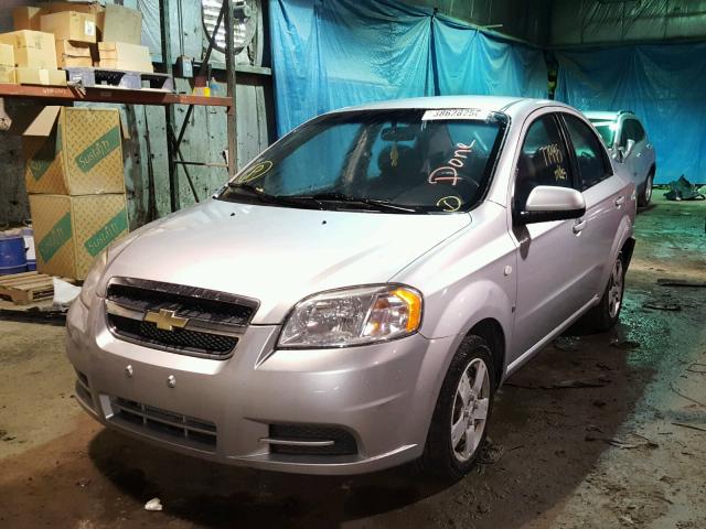 KL1TD56638B007428 - 2008 CHEVROLET AVEO BASE Srebrny zdjęcie 2