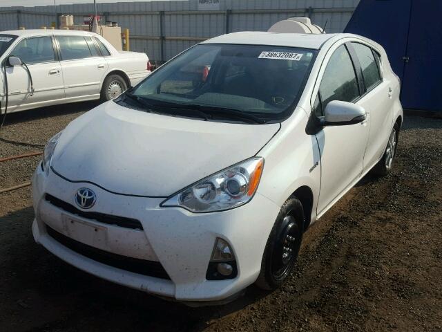 JTDKDTB31C1517151 - 2012 TOYOTA PRIUS C WHITE photo 2