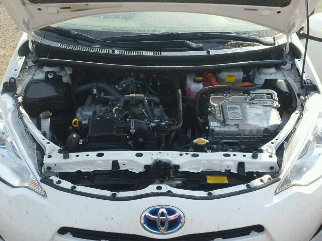 JTDKDTB31C1517151 - 2012 TOYOTA PRIUS C WHITE photo 7