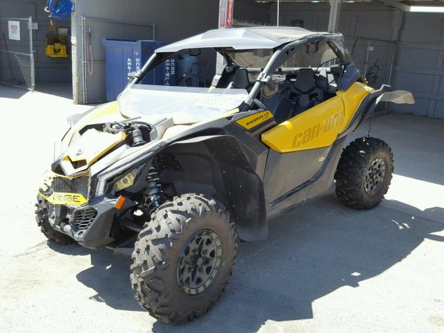 3JBVDAW23HK001756 - 2017 CAN-AM MAVERICK X TWO TONE photo 2