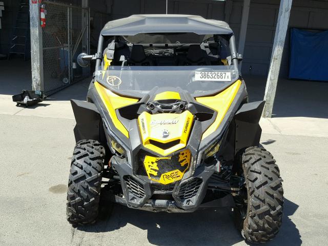 3JBVDAW23HK001756 - 2017 CAN-AM MAVERICK X TWO TONE photo 9