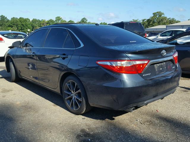 4T1BK1FK9FU029365 - 2015 TOYOTA CAMRY XSE BLUE photo 3