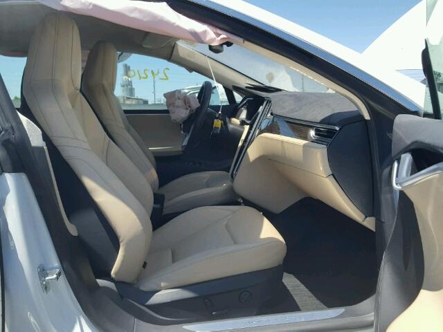 5YJSA1E45GF125093 - 2016 TESLA MODEL S WHITE photo 5