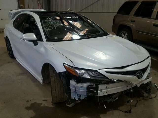4T1B61HK3JU013088 - 2018 TOYOTA CAMRY XSE WHITE photo 1