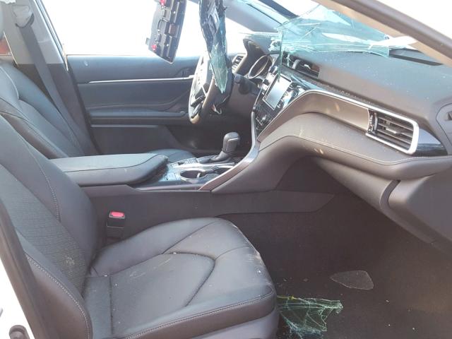 4T1B61HK3JU013088 - 2018 TOYOTA CAMRY XSE WHITE photo 5