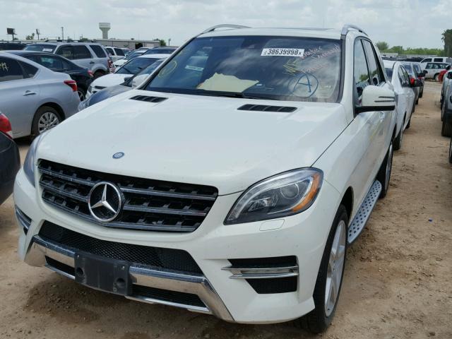 4JGDA7DB6DA238045 - 2013 MERCEDES-BENZ ML 550 4MA WHITE photo 2