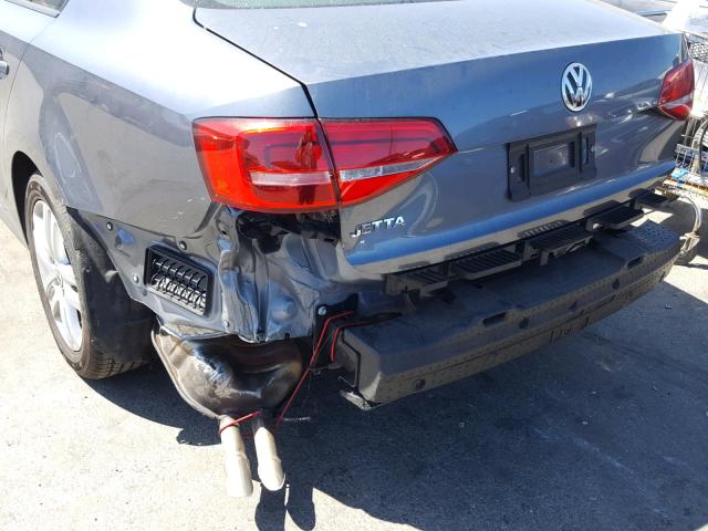 3VW2K7AJ3FM235949 - 2015 VOLKSWAGEN JETTA BASE 灰色 照片 9