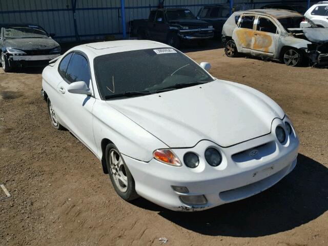 KMHJG35F31U227641 - 2001 HYUNDAI TIBURON WHITE photo 1