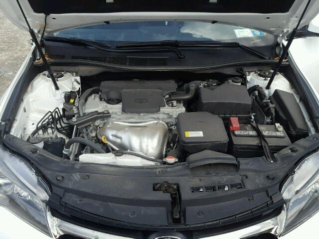 4T1BF1FK0GU158732 - 2016 TOYOTA CAMRY LE 白色 照片 7