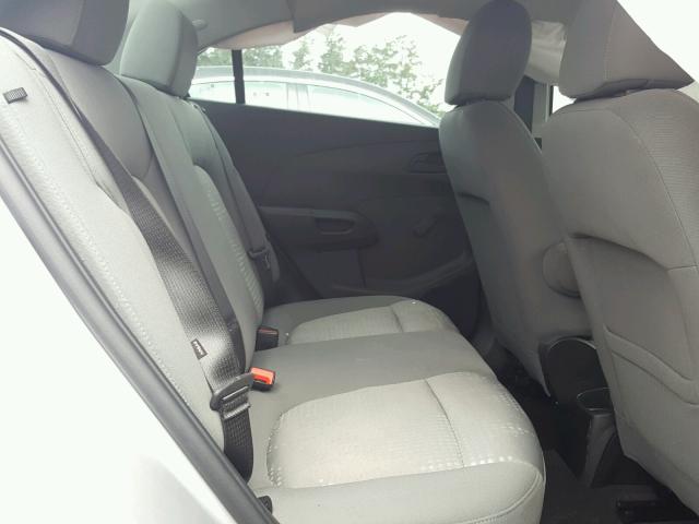 1G1JB5SH5H4176635 - 2017 CHEVROLET SONIC LS 银色 照片 6