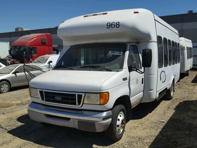 1FDWE45F13HB01632 - 2003 FORD ECONOLINE WHITE photo 2