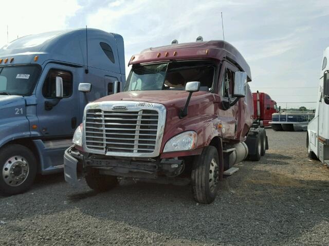 3AKJGLBG7HSHW5860 - 2017 FREIGHTLINER CASCADIA 1 MAROON photo 2