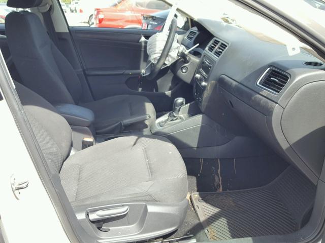 3VW2K7AJ8EM234942 - 2014 VOLKSWAGEN JETTA BASE Սպիտակ լուսանկար 5