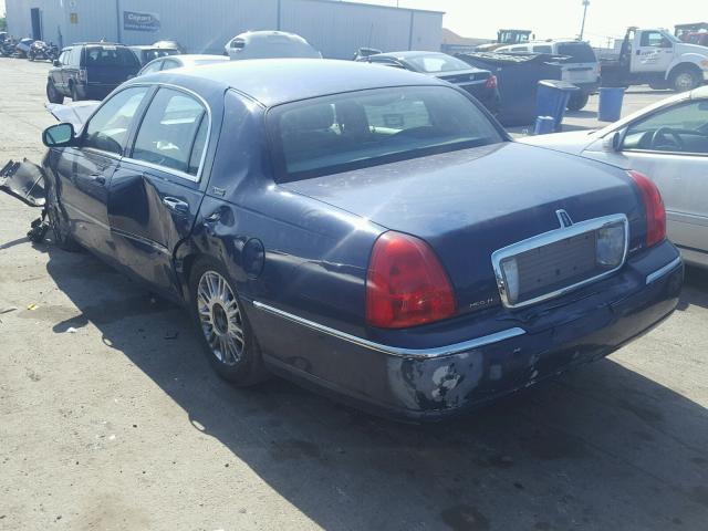 2LNHM82V58X639966 - 2008 LINCOLN TOWN CAR S BLUE photo 3