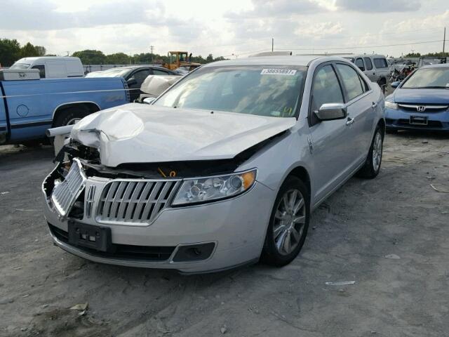 3LNHL2GC3AR647639 - 2010 LINCOLN MKZ SILVER photo 2