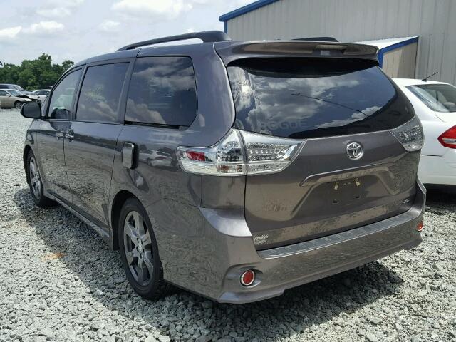 5TDXZ3DC6HS806704 - 2017 TOYOTA SIENNA SE GRAY photo 3