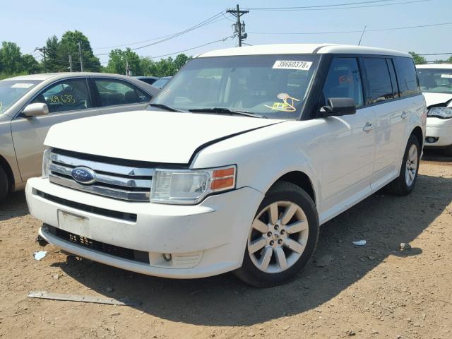 2FMDK51C09BA06180 - 2009 FORD FLEX SE WHITE photo 2