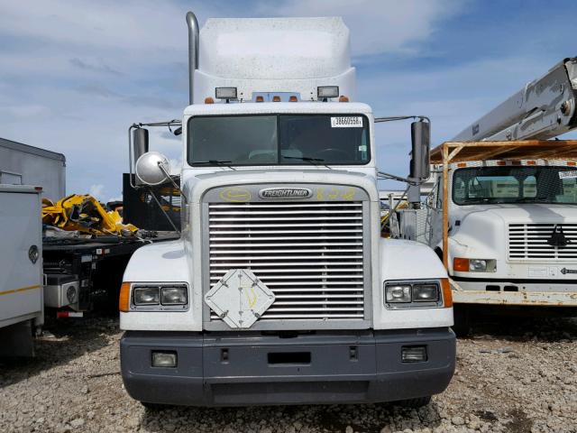 1FUWDMCA4WP902864 - 1998 FREIGHTLINER CONVENTION WHITE photo 9