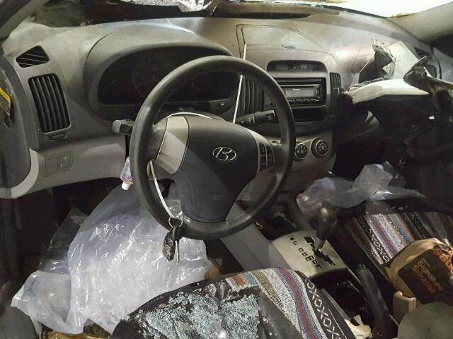 KMHDU46D58U387734 - 2008 HYUNDAI ELANTRA GL SILVER photo 9