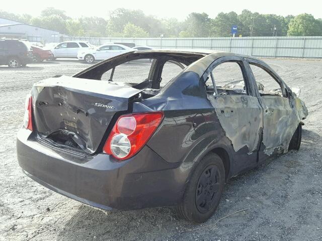 1G1JA5SH8D4207065 - 2013 CHEVROLET SONIC LS 黑色 照片 4