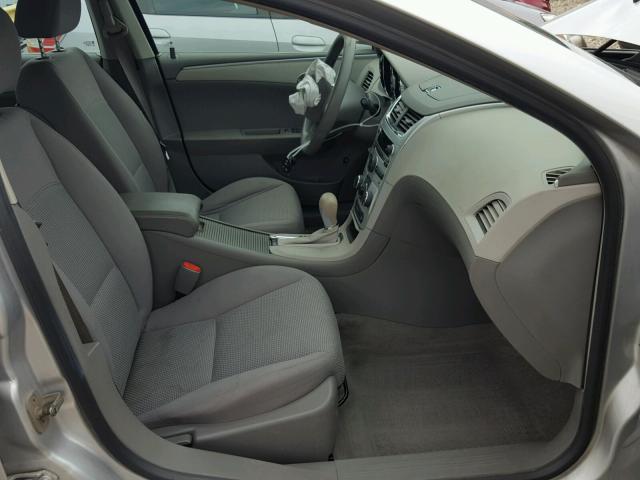 1G1ZG57N994216638 - 2009 CHEVROLET MALIBU LS ვერცხლისფერი ფოტო 5