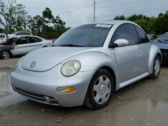 3VWCS21C01M420963 - 2001 VOLKSWAGEN NEW BEETLE 灰色 照片 2