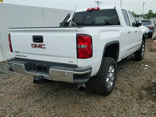 1GT22TE80GZ160646 - 2016 GMC SIERRA K25 WHITE photo 4