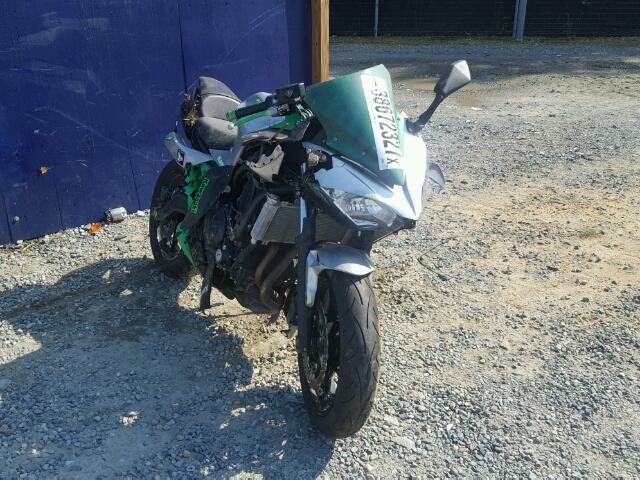 JKAEXEJ15HDA02012 - 2017 KAWASAKI EX650 J ორფეროვანი ფოტო 1