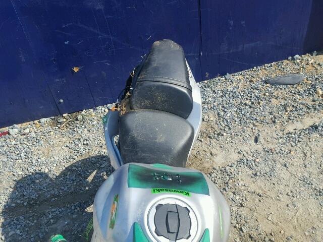 JKAEXEJ15HDA02012 - 2017 KAWASAKI EX650 J ორფეროვანი ფოტო 6